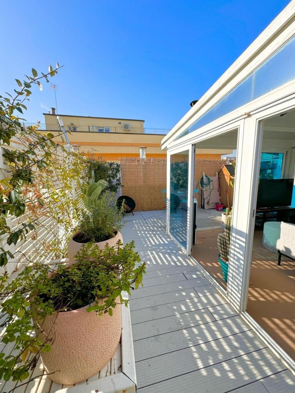 Rooftop-Marinacentro-Unique-Beach-Fun-Smart-Loveapt-Train-Park Римини Екстериор снимка