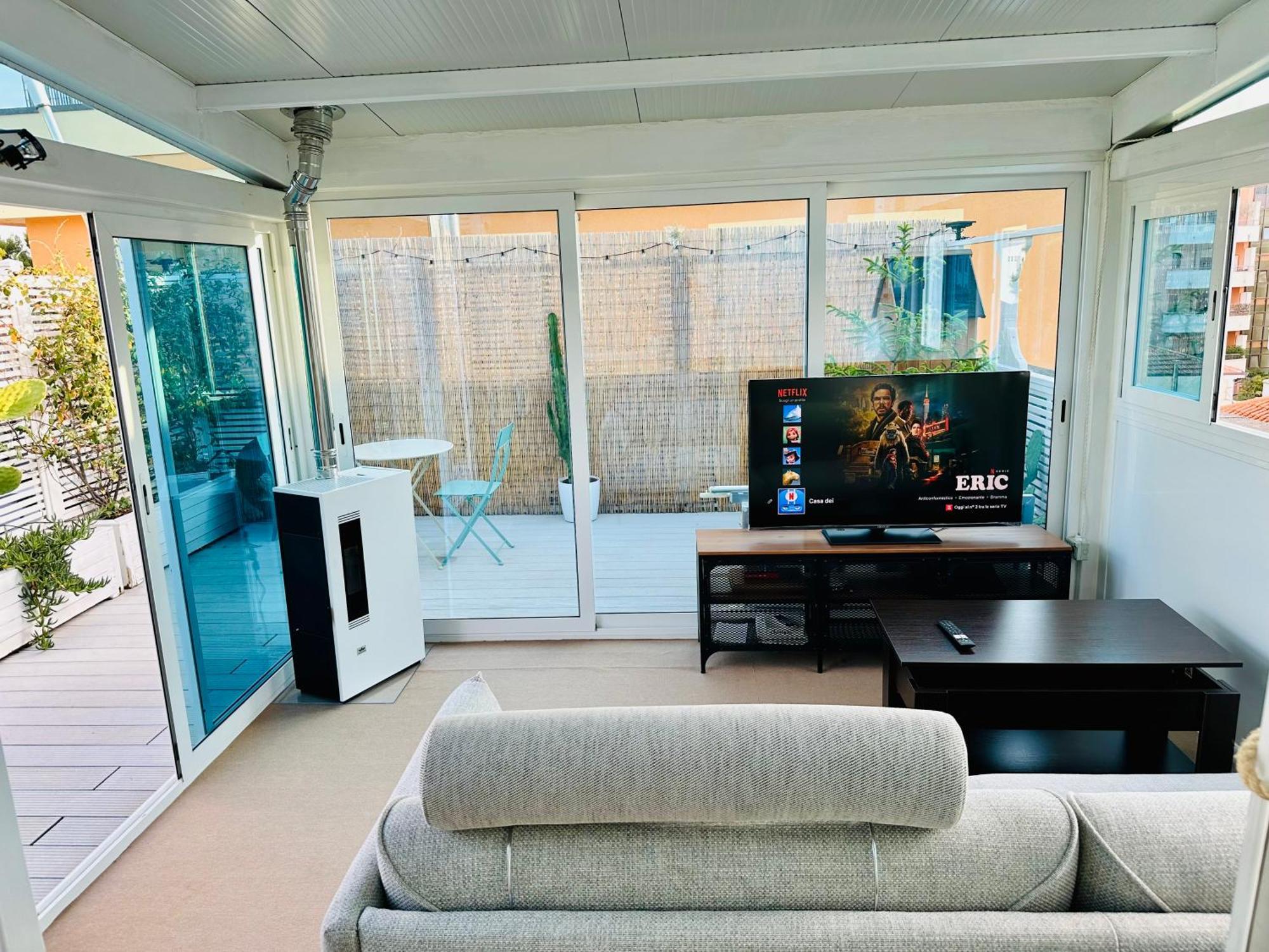Rooftop-Marinacentro-Unique-Beach-Fun-Smart-Loveapt-Train-Park Римини Екстериор снимка